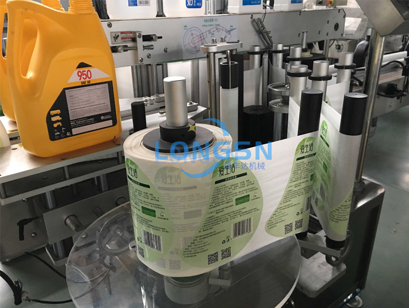 m&aacute;y cầm b&igrave;nh nhựa