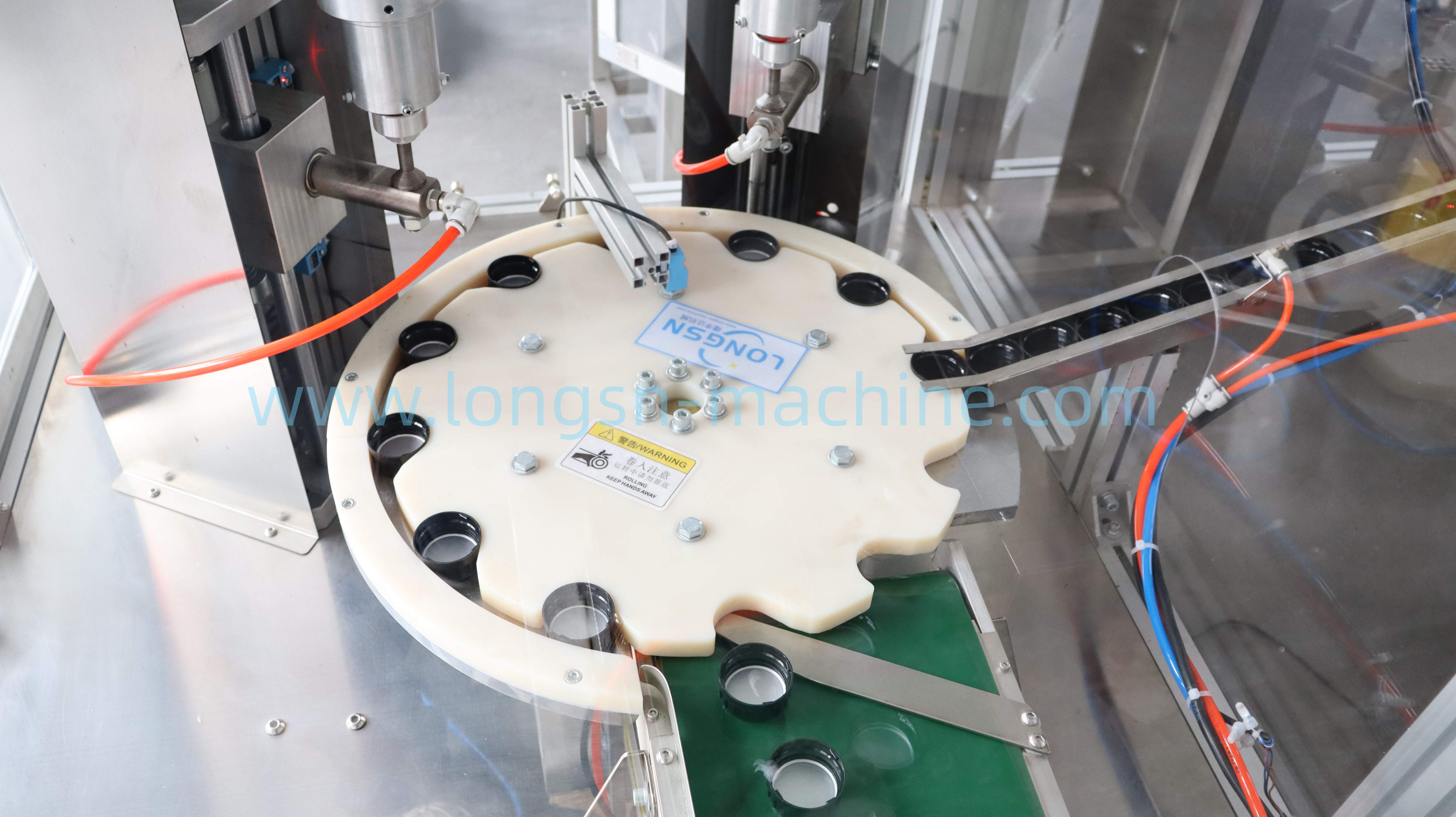 M&aacute;y ch&egrave;n nắp