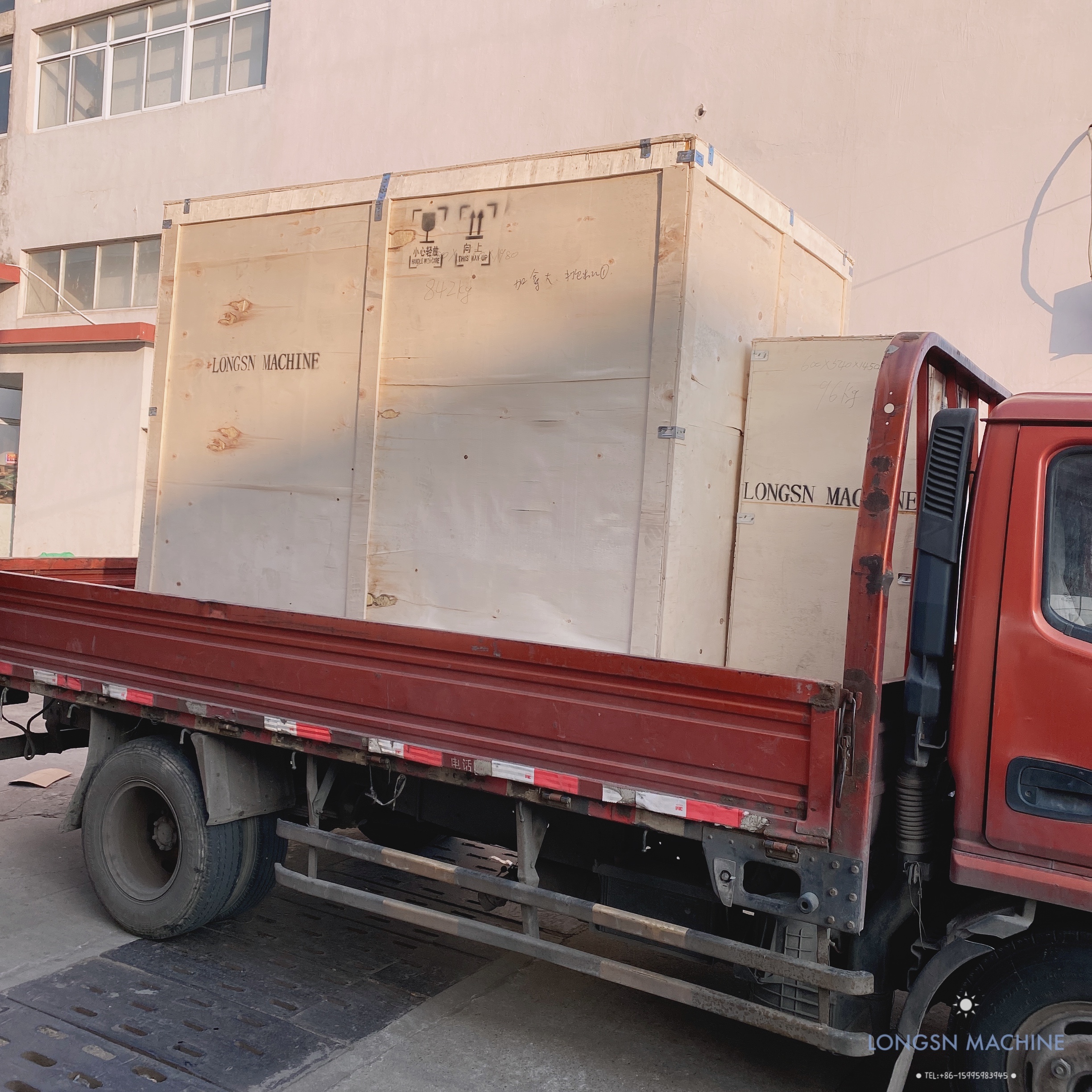 M&aacute;y đ&oacute;ng g&oacute;i t&uacute;i chai rỗng