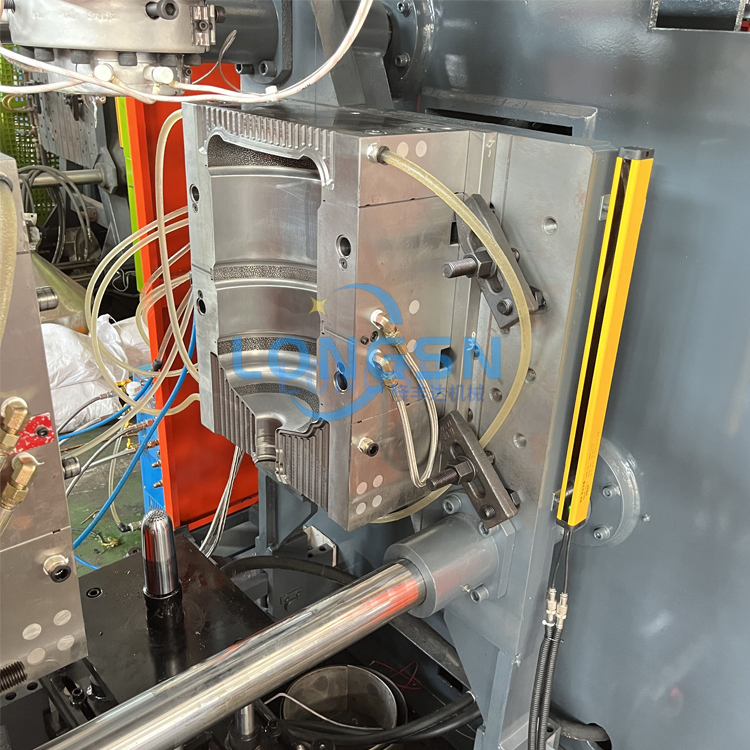 m&aacute;y m&aacute;y đ&uacute;c chai pc