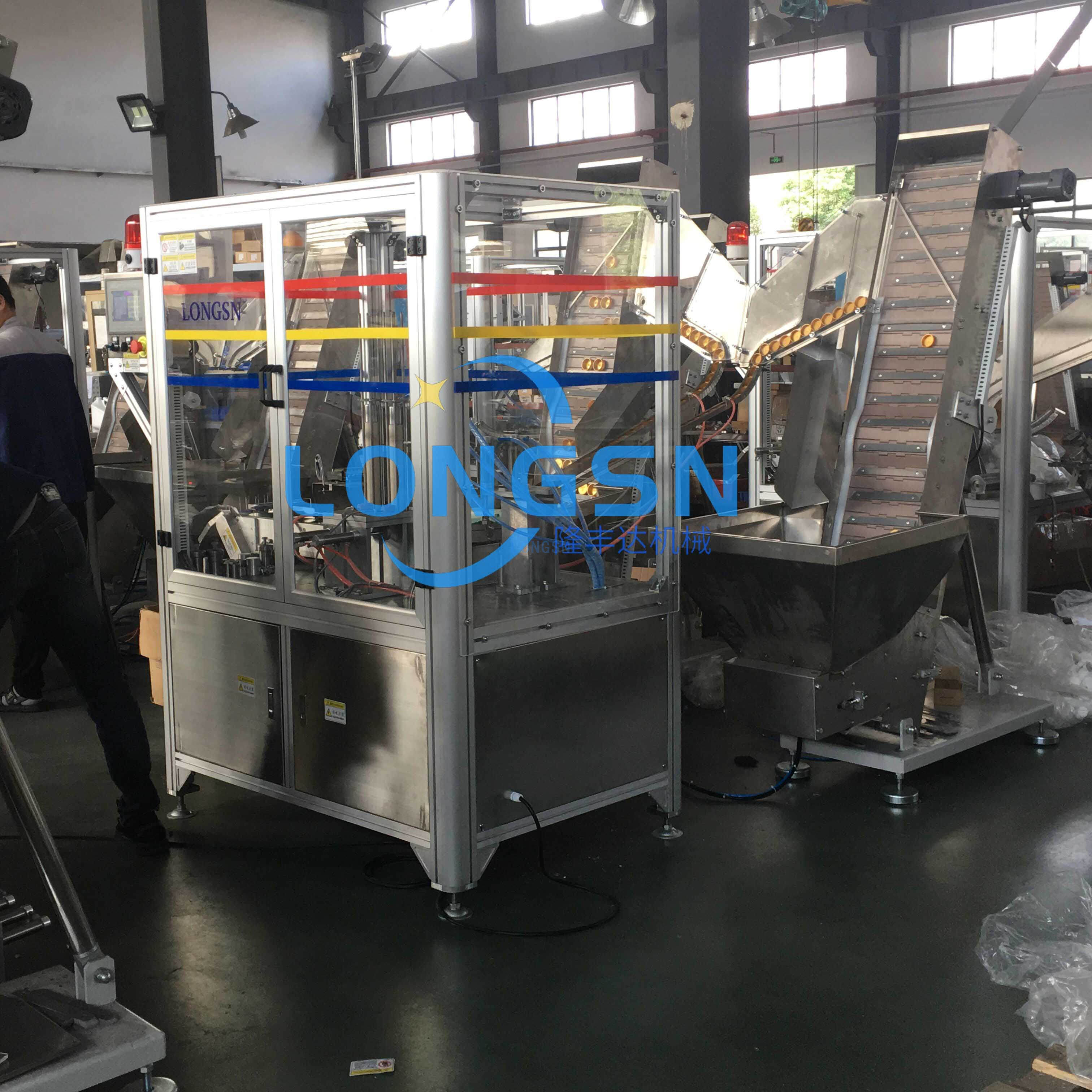 M&aacute;y lắp r&aacute;p mũ WAD