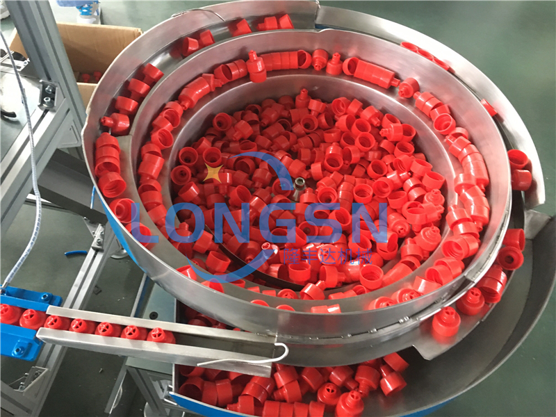 m&aacute;y lắp r&aacute;p mũ thể thao