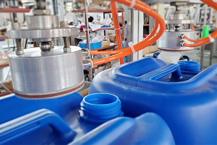 Jerrycan r&ograve; rỉ