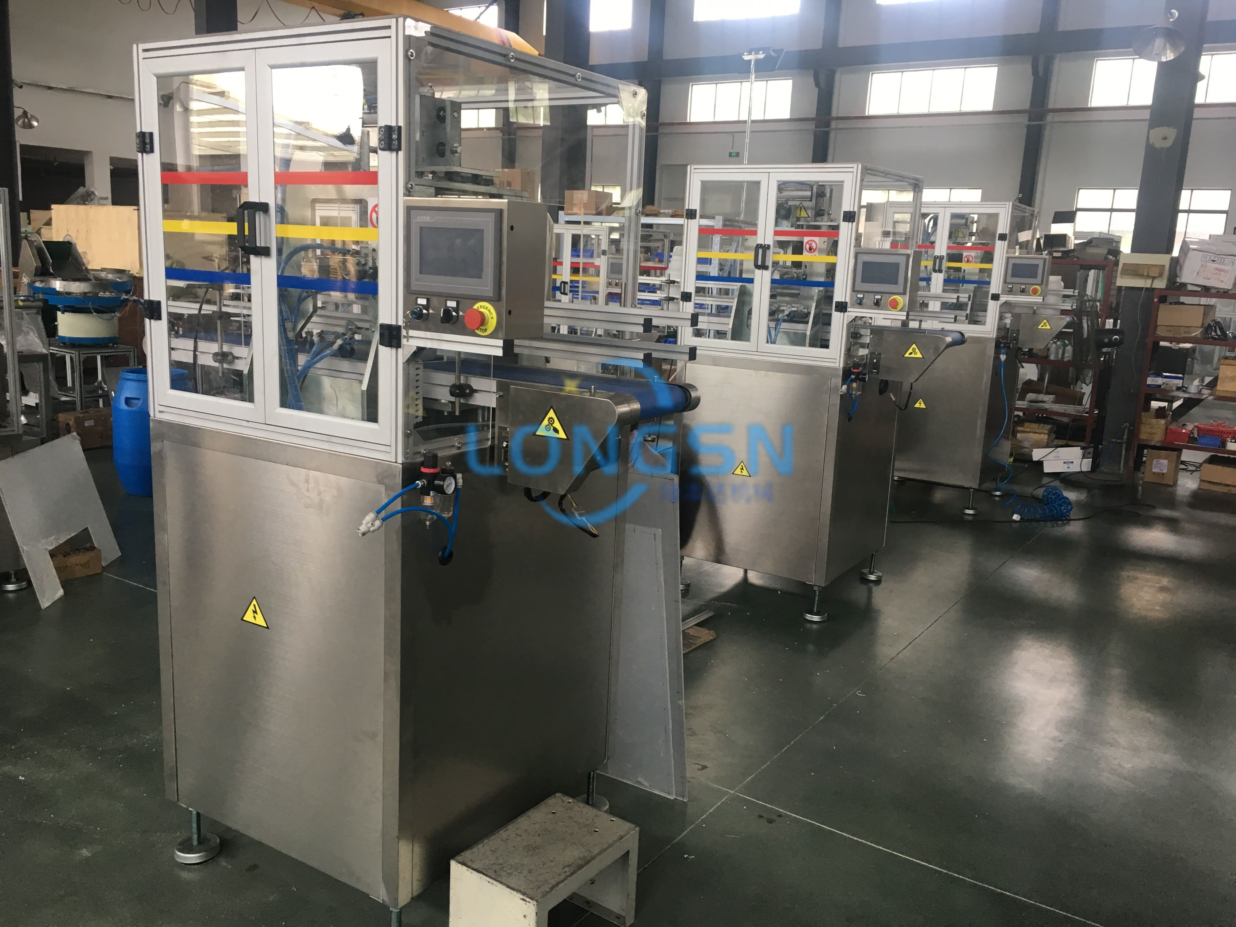 m&aacute;y cắt cổ chai