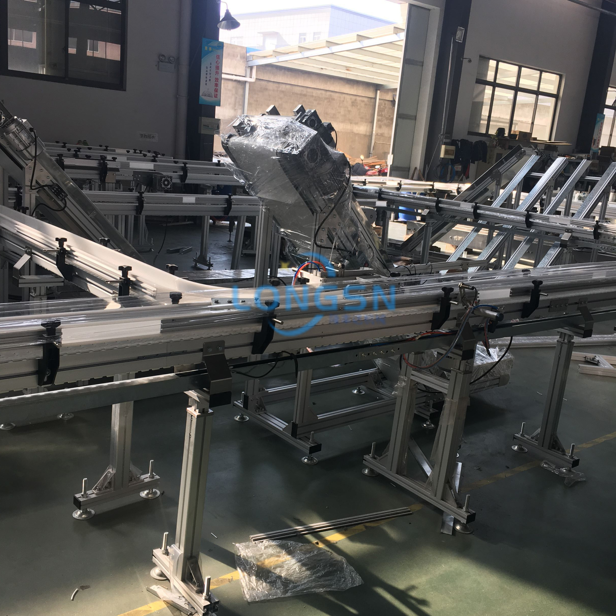 Hệ thống băng tải chai