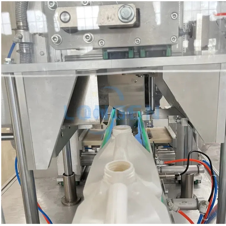 M&aacute;y cắt cổ chai