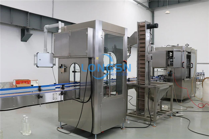 M&aacute;y đ&oacute;ng nắp chai 