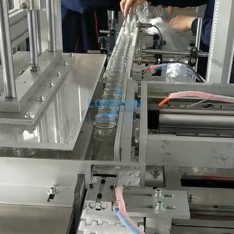 M&aacute;y đ&oacute;ng g&oacute;i chai rỗng